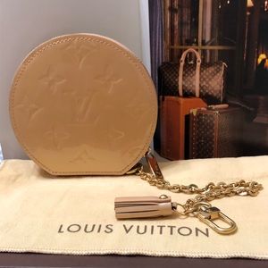 Auth Louis Vuitton Vernis Round Coin Purse